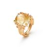 BoHo medium ring i 18 k gult gull fra Ole Lynggaard Copenhagen med rutilkvarts