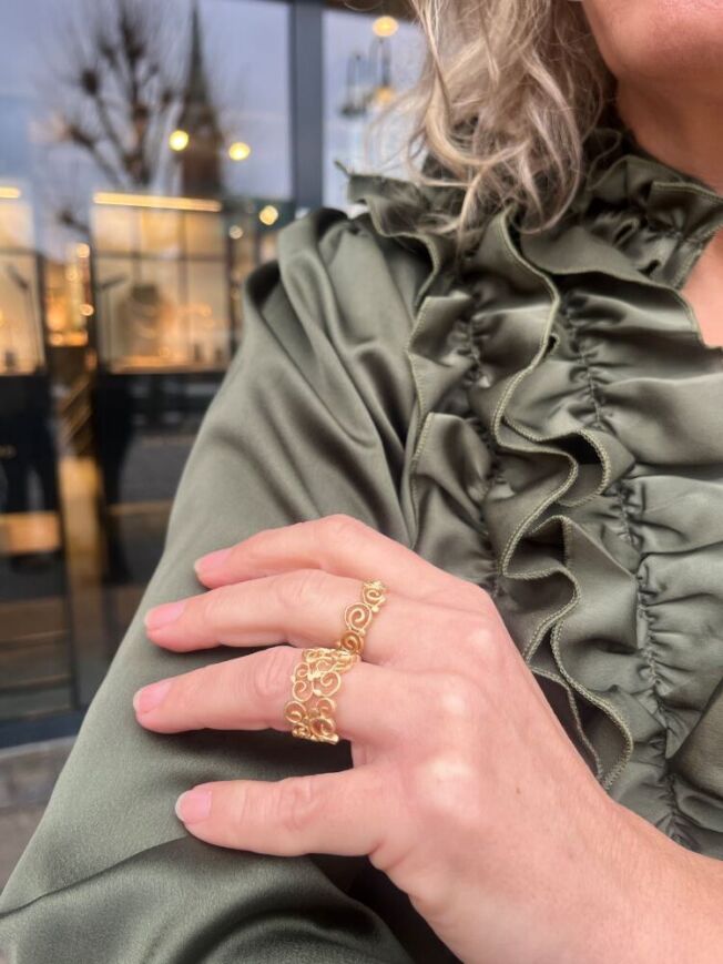 Noën «Grace small» ring i forgylt sølv