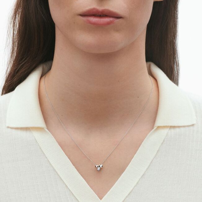 Georg Jensen  Moonlight Grapes anheng og kjede i sølv, lite med diamant