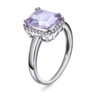Hvitt gull ring med lys rosalilla ametyst og diamanter 0,14 ct