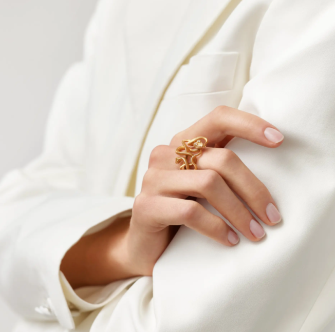 OLE LYNGGAARD COPENHAGEN  Snakes Medusa ring i gult gull