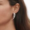 ON-MODEL_VIVIANNA_EARRING_20001650 Georg Jensen “Vivianna earring” i sølv