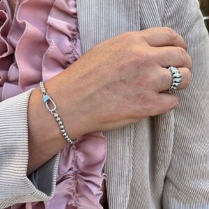Belt ring, Ignite armbånd i rhodinert sølv fra By Gulldia.