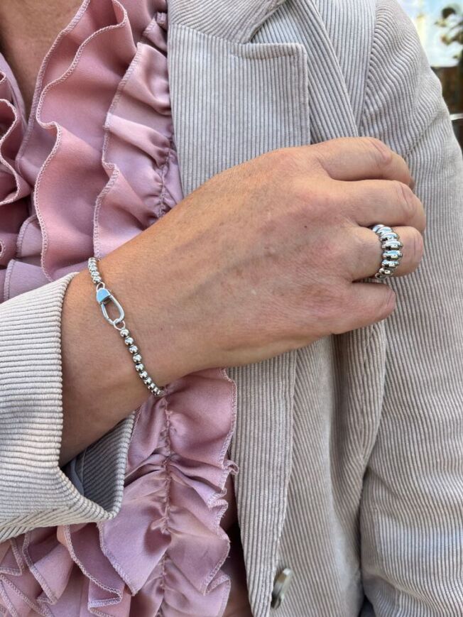 Belt ring, Ignite armbånd i rhodinert sølv fra By Gulldia.