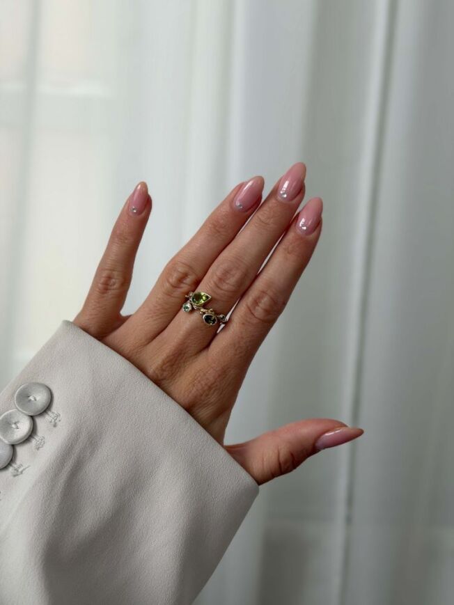 By Birdie "Zenith Garden Green" ring i gult gull