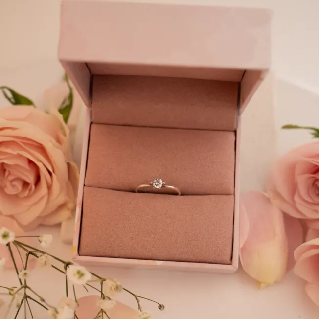 Enstensring "Vida" i hvitt gull med 0,25 ct