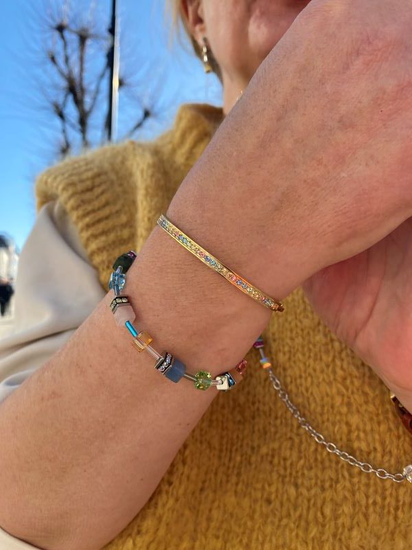 Coeur de Lion armring med lyse multicolor krystaller i gullfarget stål