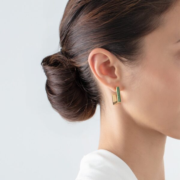 Coeur de Lion "Earrings Hoops Square Stripes" ørering med grønne krystaller
