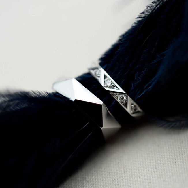 "Fasett" ring i hvitt gull med 0,10 TW.SI , spredte diamanter