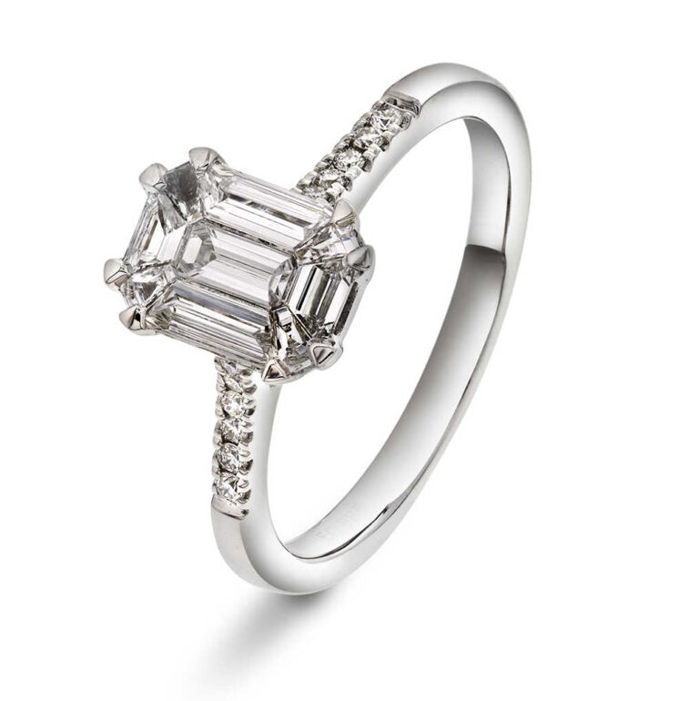 Ring i hvitt gull med smaragdslipte diamanter