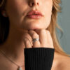 Ring med buer i hvitt gull diamanter 0,15 ct