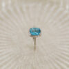 Hvitt gull ring med topas og diamanter