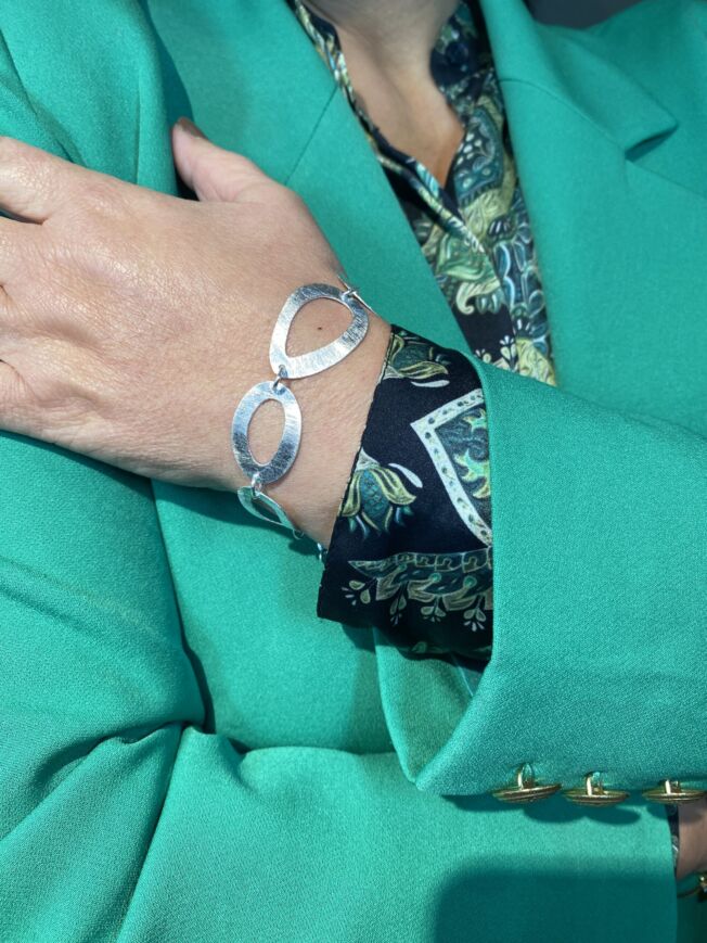 Susanne Friis Bjørner armbånd i sølv med ledd i irregulær form