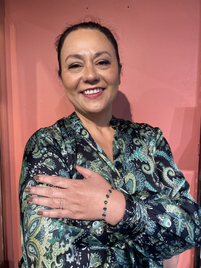 Susanne Friis Bjørner armbånd i forgylt sølv med London blå krystall
