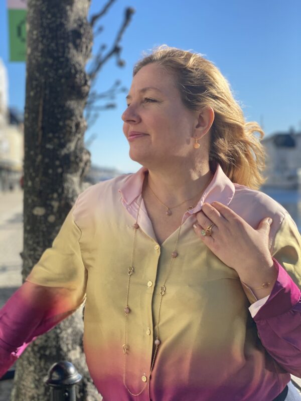 Susanne Friis Bjørner armbånd i forgylt sølv med blush månesten