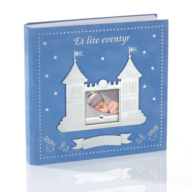 1538 Et lite eventyr album lys blå med tinn fra EIK barn™