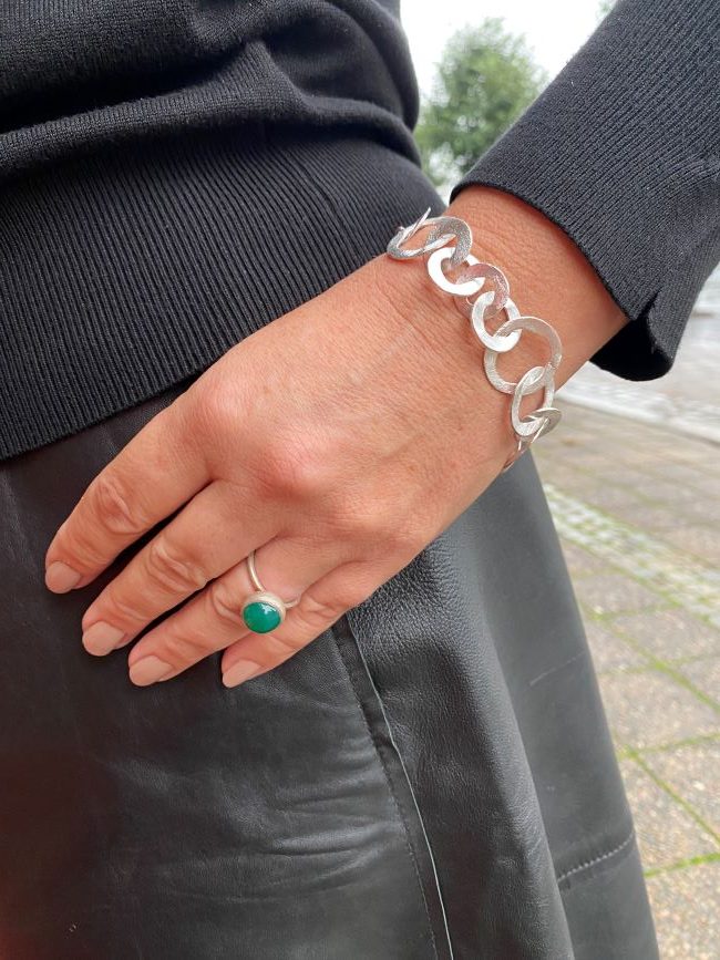Susanne Friis Bjørner ring i sølv med grønn agat