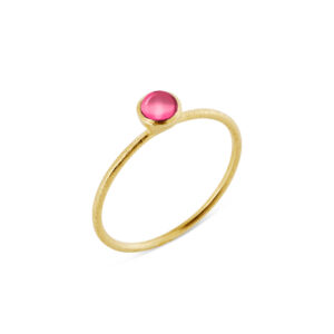Susanne Friis Bjørner ring i forgylt sølv, smal med pink krystall