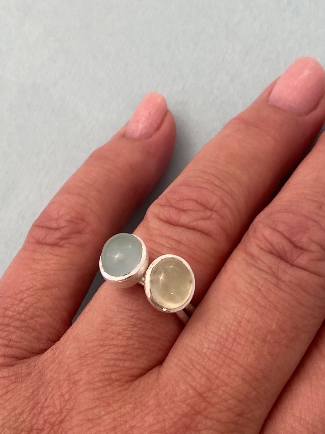 Susanne Friis Bjørner ring i sølv med lys blå krystall, liten