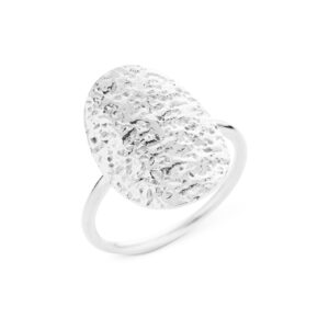 Susanne Friis Bjørner ring i sølv med oval hamret plate