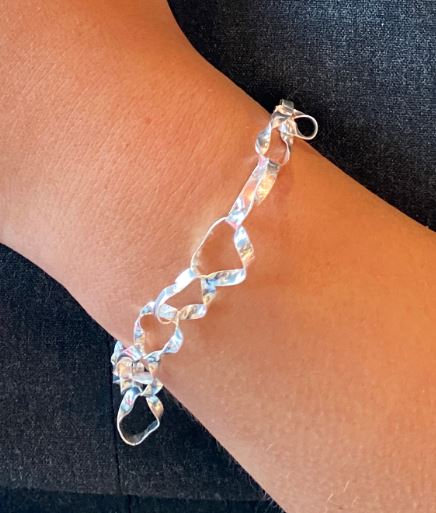 Susanne Friis Bjørner armbånd i sølv med vridde børstede ledd
