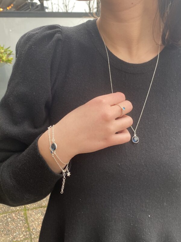 Susanne Friis Bjørner armbånd i sølv med London blue krystall