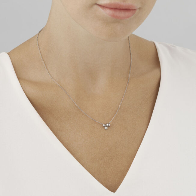 Georg Jensen  Moonlight Grapes anheng og kjede i sølv, lite med diamant