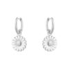 Georg Jensen “Daisy øreringer" i sølv med hvit emaljert blomst