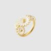 Georg Jensen "Daisy layered" ring i forgylt sølv med hvite emaljerte blomster