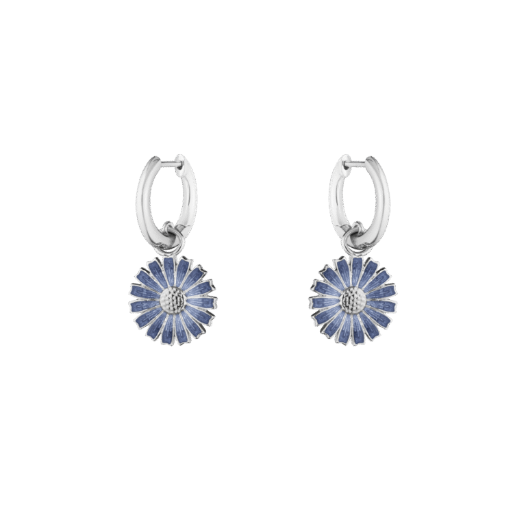 Georg Jensen “Daisy øreringer" i sølv med blå emaljert blomst