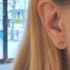 Noën «Globe» ørepynt i gult gull med rosa turmalin