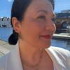 Susanne Friis Bjørner balanseørepynt i forgylt sølv med dråpeformet synt topas