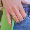 OLE LYNGGAARD COPENHAGEN  BoHo ring small i gult gull med rutilkvarts
