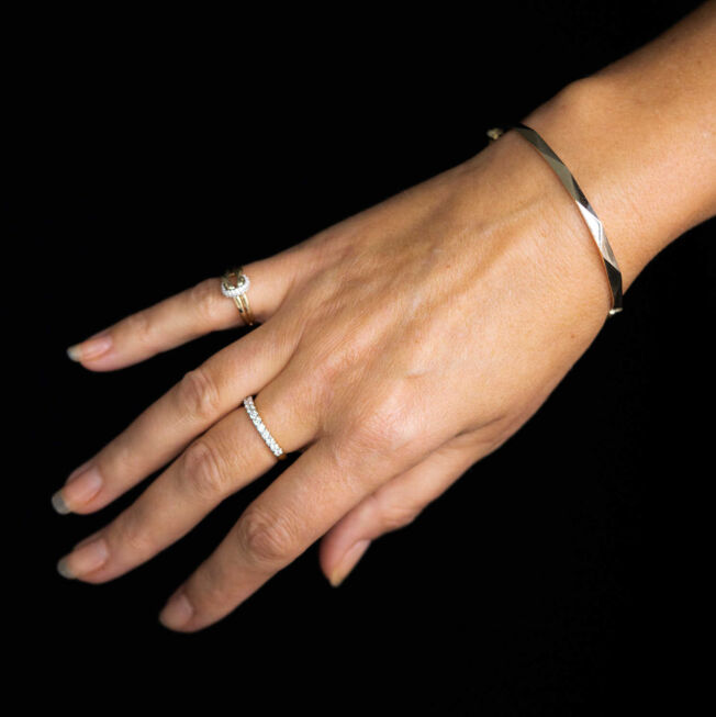 Rekkering i gult gull med diamanter 0,25ct