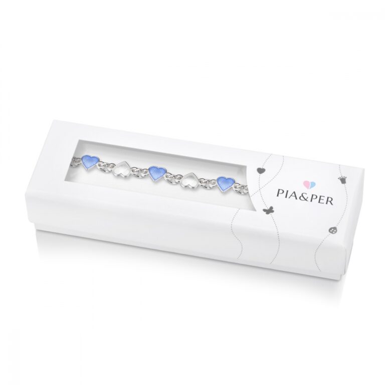 Pia og Per armbånd til barn med lys blå og hvite emaljerte hjerter