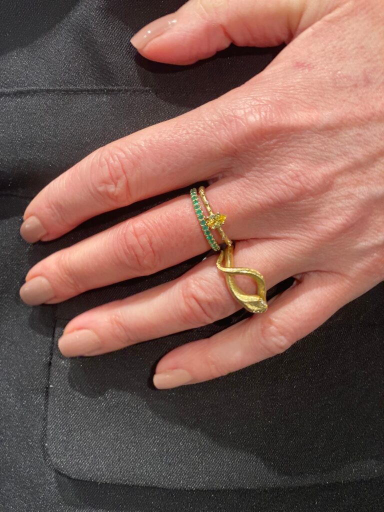 OLE LYNGGAARD COPENHAGEN Snakes ring i gult gull liten