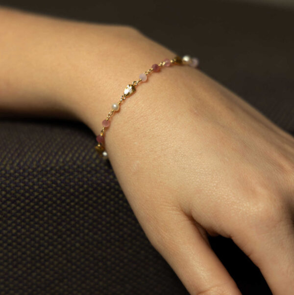 Shapes "Raven" armbånd i forgylt sølv med kvarts i rosa toner