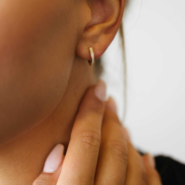 Gult gull ørering med diamanter Ø 12,5 mm