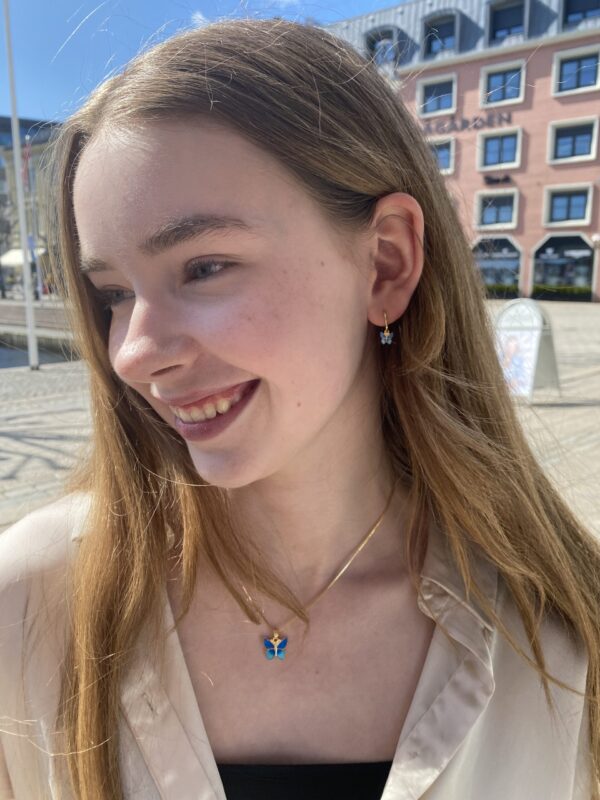 Liv anheng "Sommerfugl" i forgylt sølv med blå emalje