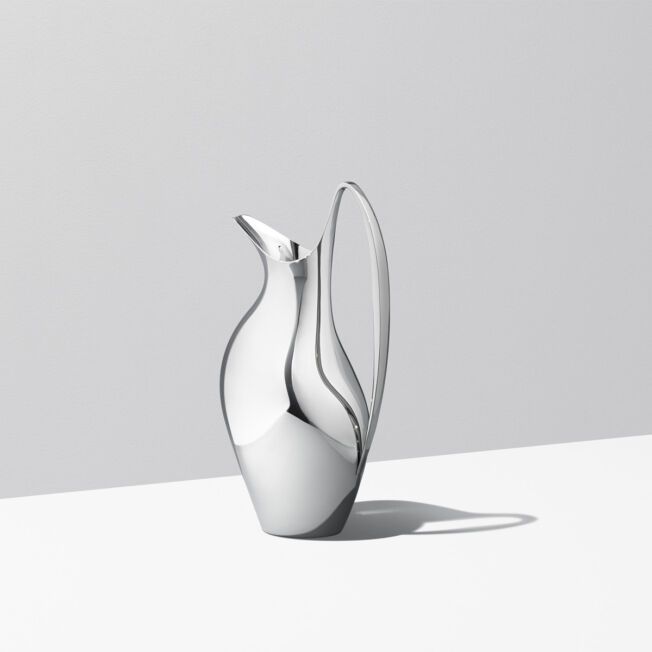 Georg Jensen "Henning Koppel Pitcher" mellom
