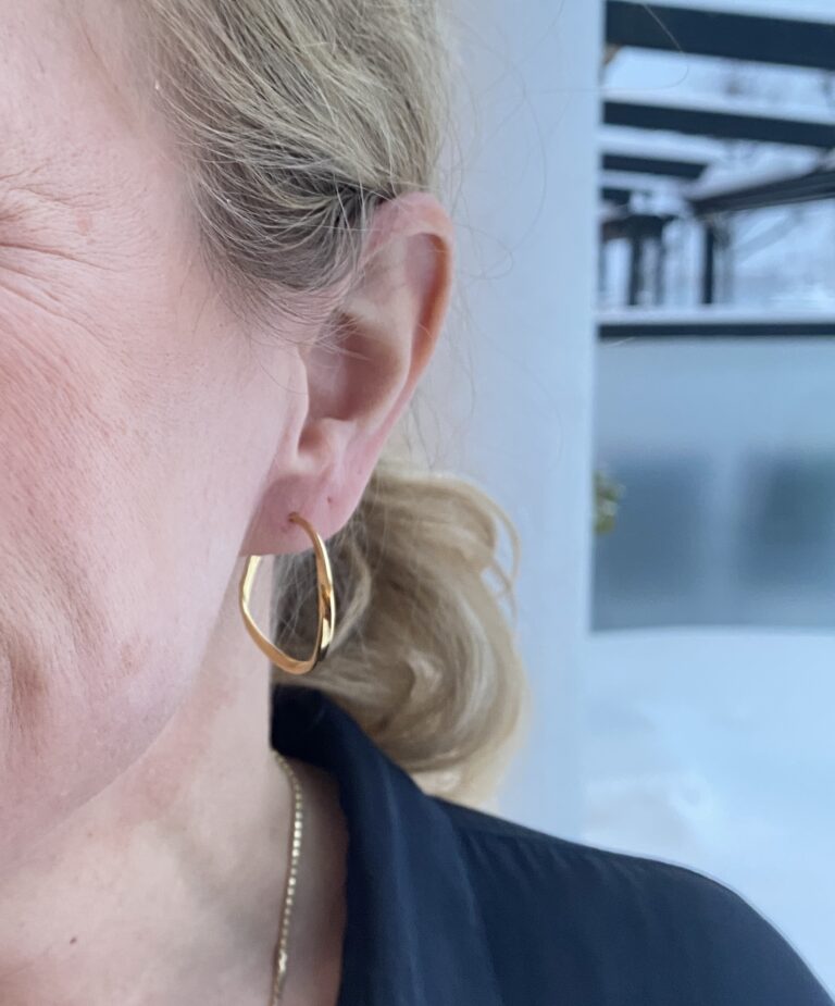 Ørering vridd i forgylt sølv, 30 mm