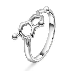 Ring i rhodinert sølv med molekylet serotonin fra Sandra Lyng Haug