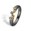 By Birdie "Ring Elisabeth 5 Rose"  i sølv med gult gull detaljer og diamanter