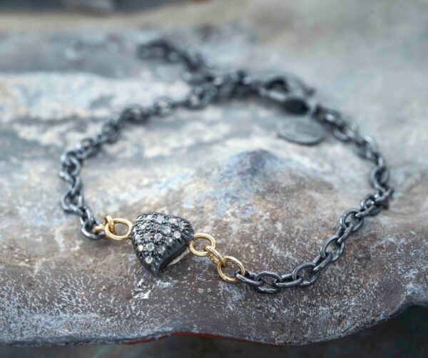 By Birdie "Victoria Heart Pavé" armbånd i sølv med gult gull og diamanter