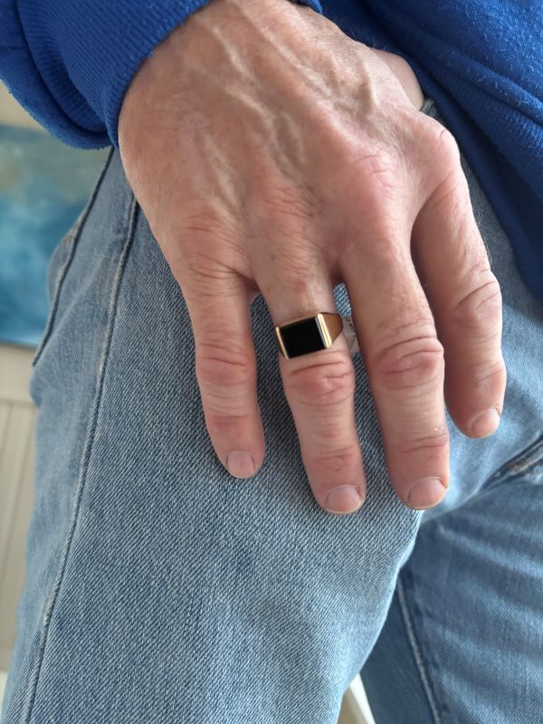 Signetring med onyks i gull