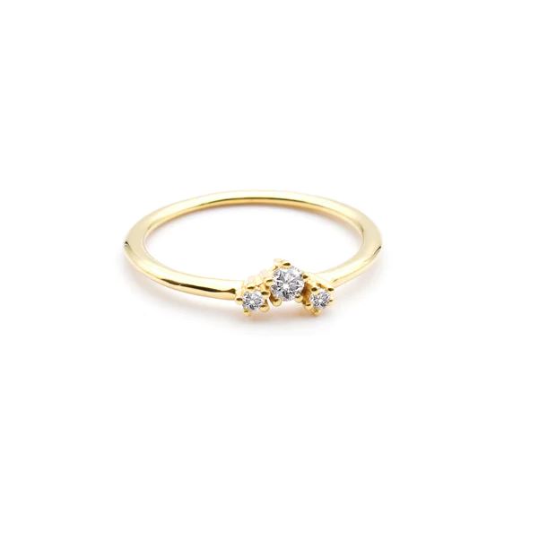 51095 Noën "Sparkle small" ring i gult gull med diamanter