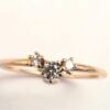 51095_012 Noën "Sparkle small" ring i gult gull med diamanter