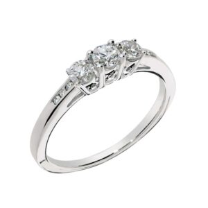 Ring "Angelica" i hvitt gull med diamanter totalt 0,50 TW.SI