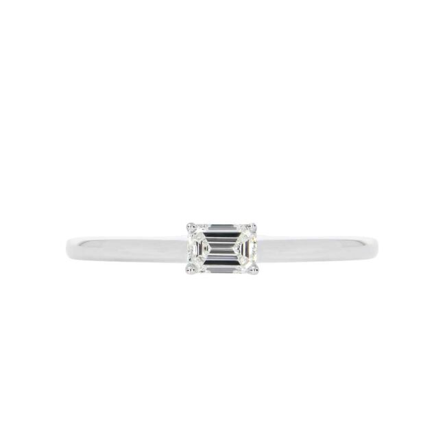 Ring "Dakota" i hvitt gull med smaragdslipt diamant