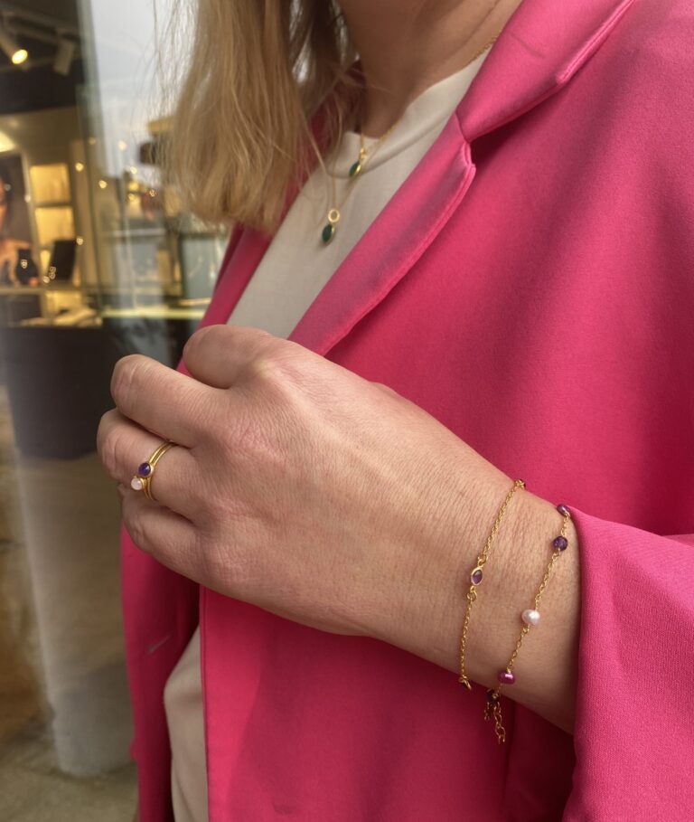 Susanne Friis Bjørner armbånd i sølv med rosa ferskvannsperler og ametyst